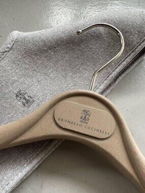 Set of 4 (Excellent Condition) Brunello Cucinelli Wooden Hangers Jacket Blazer